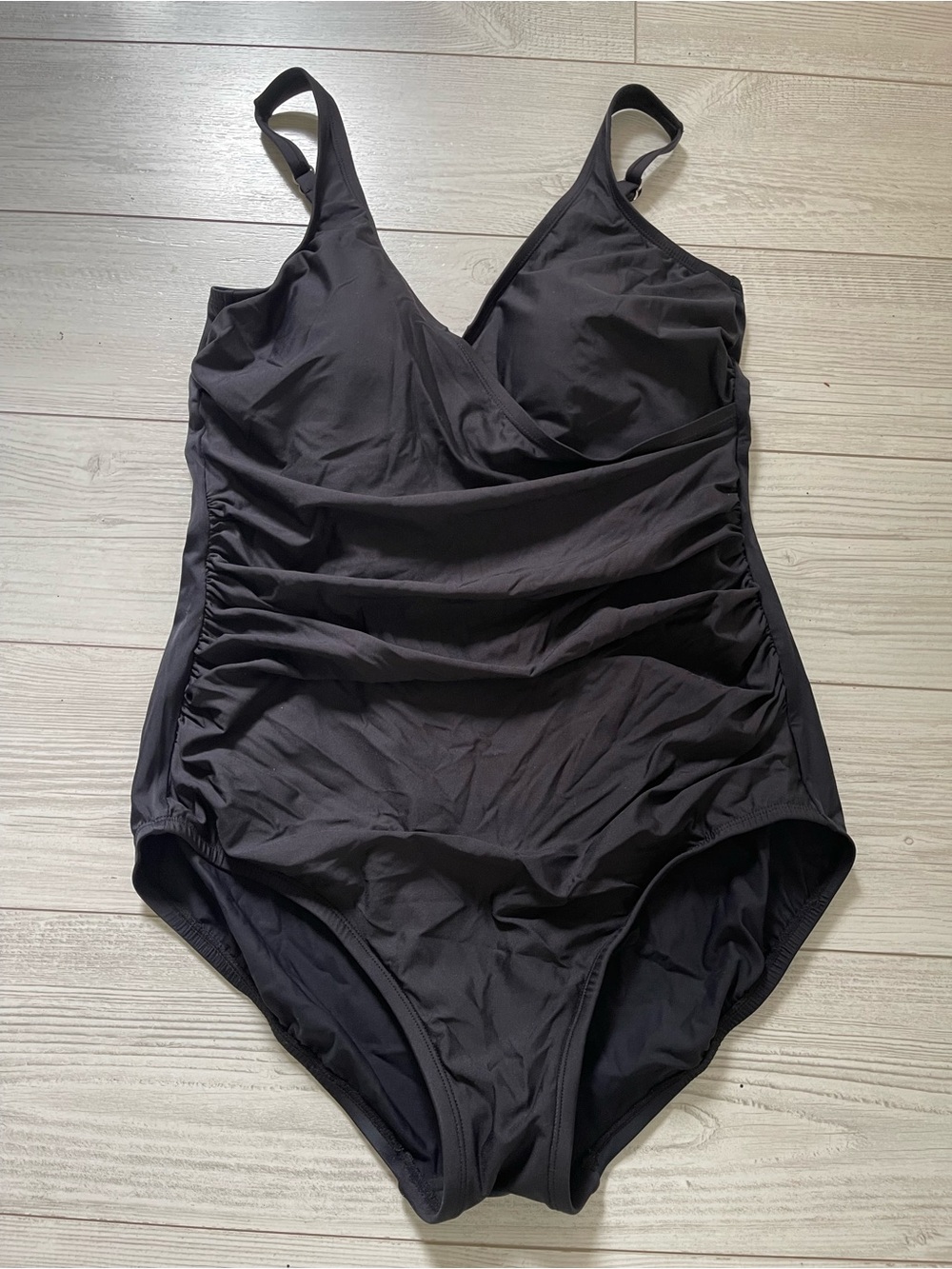 Miradonna by Miraclesuit Classic Black Wrap Front One Pice Swimsuit Size 14 - Picture 3 of 8